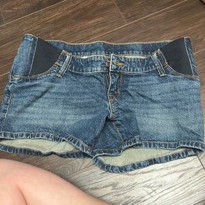 Low wasted maternity shorts